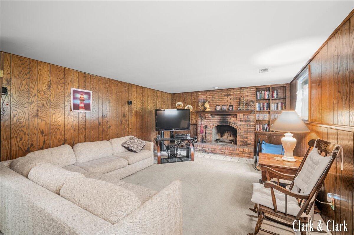 2068 Jamestown Drive SE Grand Rapids MI 49508