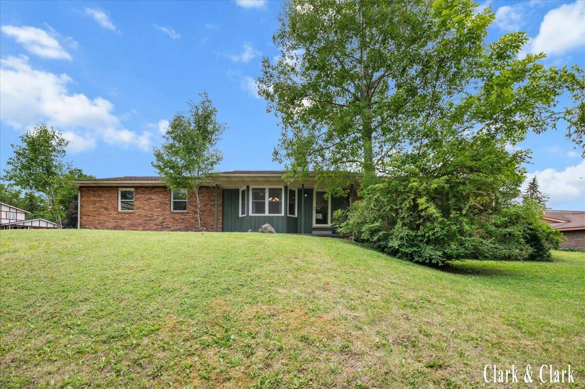 2068 Jamestown Drive SE Grand Rapids MI 49508
