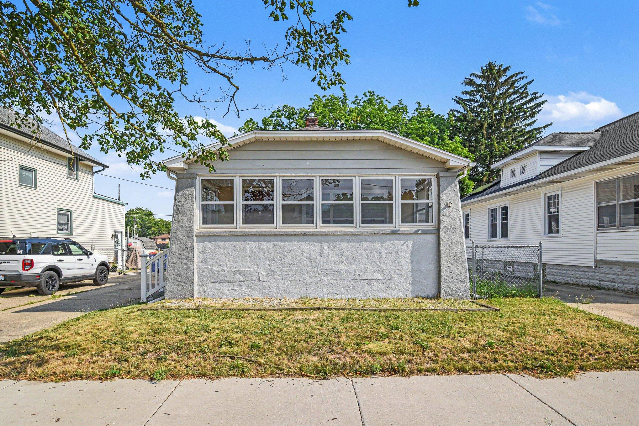 735 Eleanor Street NE Grand Rapids MI 49505