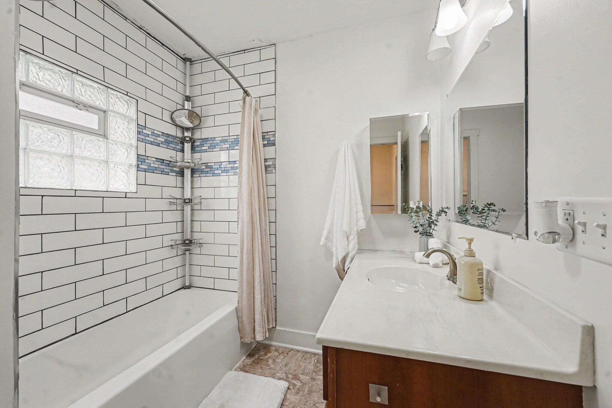 735 Eleanor Street NE Grand Rapids MI 49505