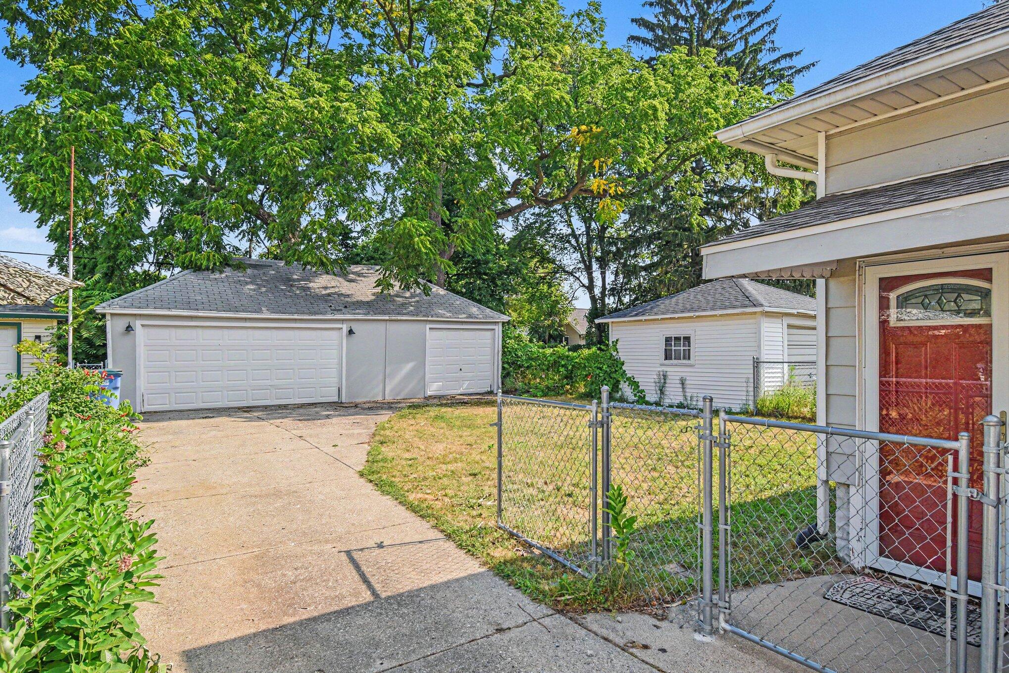735 Eleanor Street NE Grand Rapids MI 49505