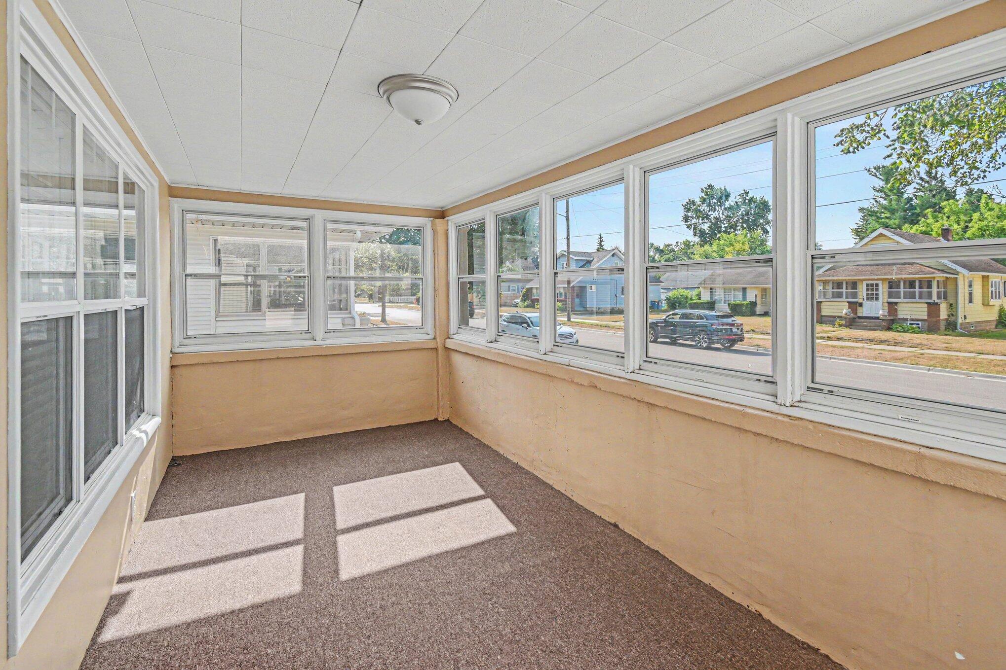 735 Eleanor Street NE Grand Rapids MI 49505