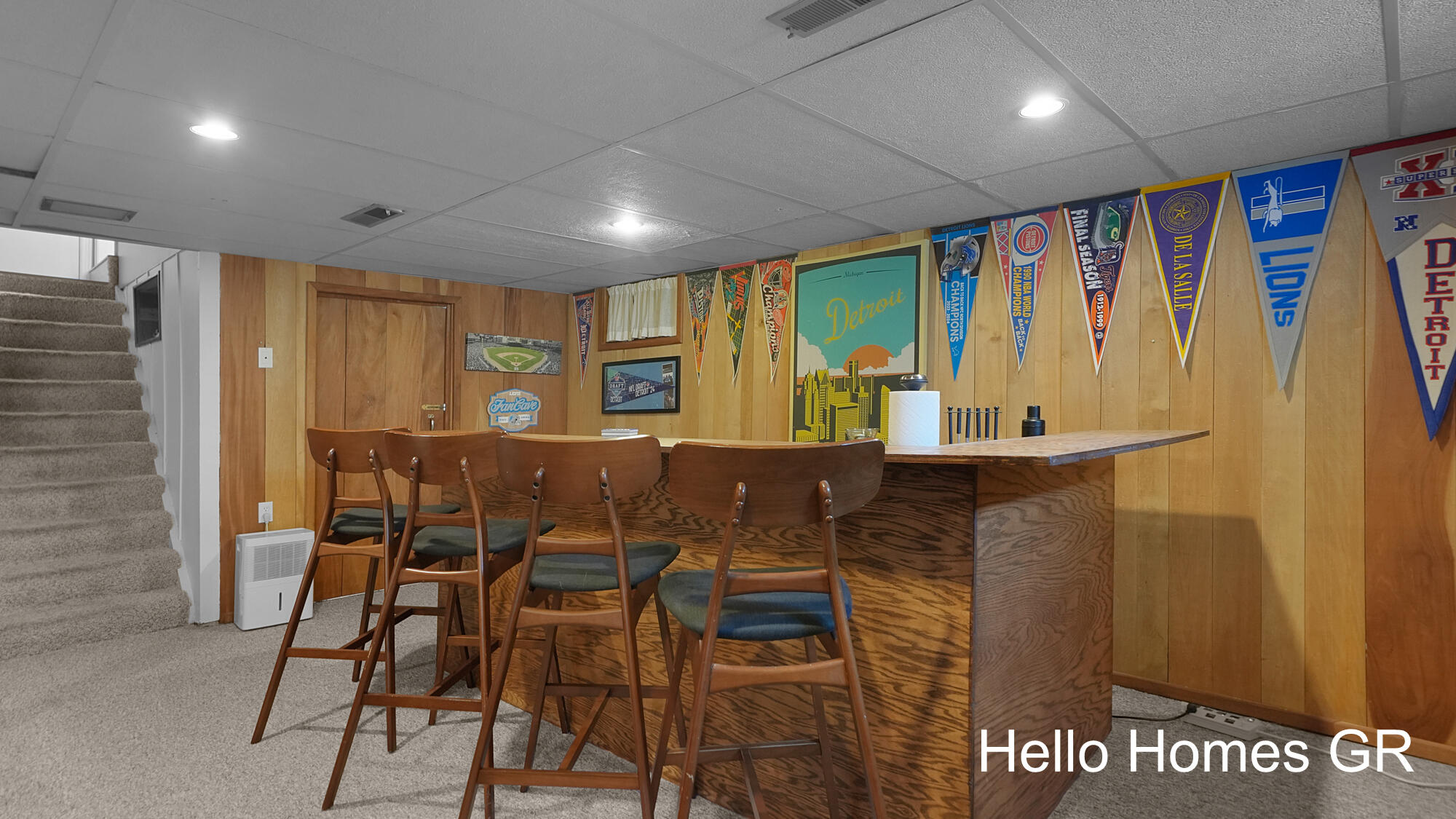 130 Katherine Drive NE Grand Rapids MI 49505