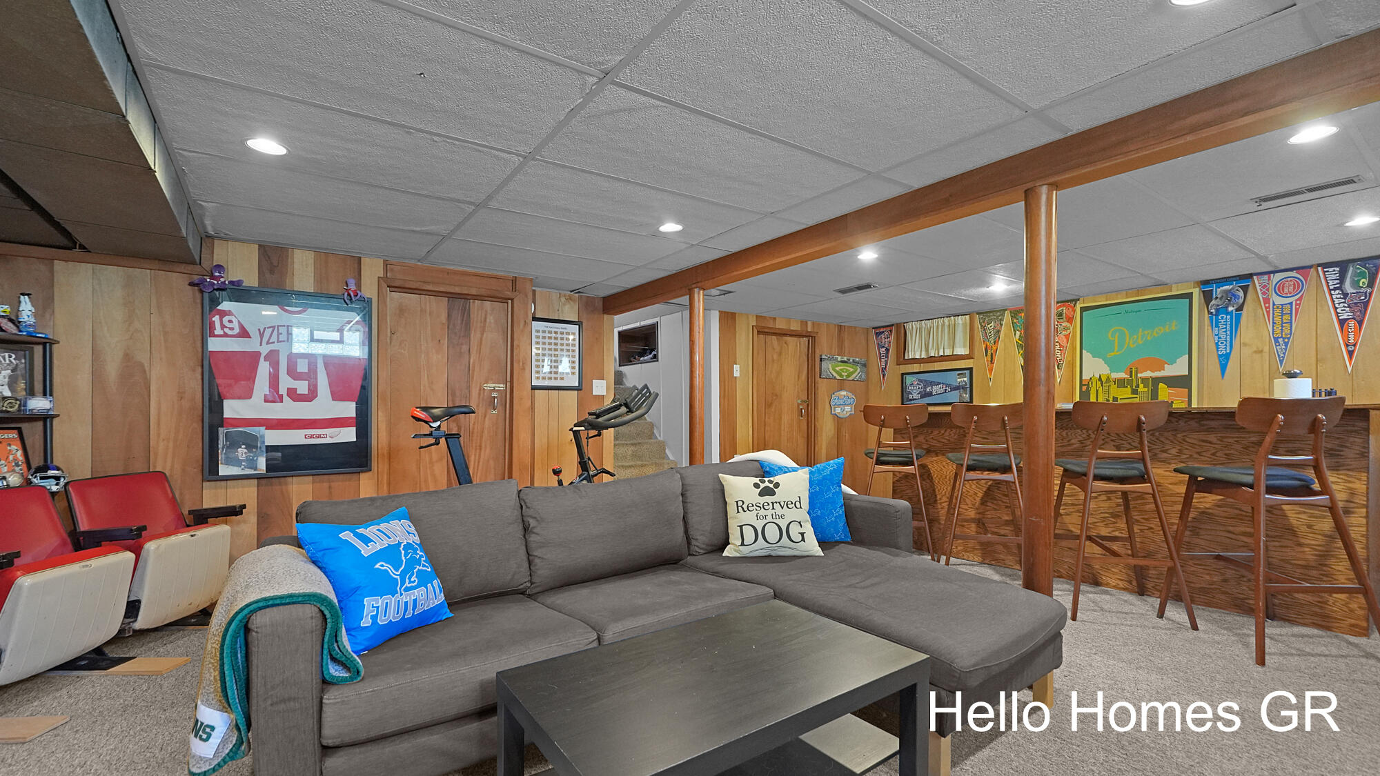 130 Katherine Drive NE Grand Rapids MI 49505