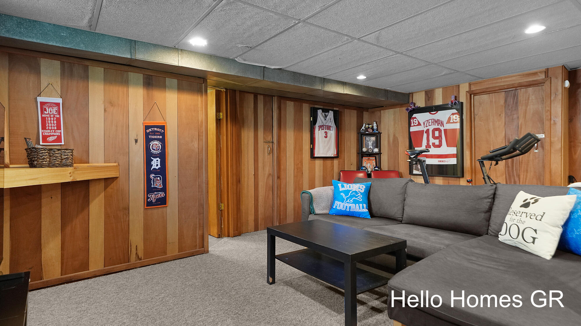 130 Katherine Drive NE Grand Rapids MI 49505