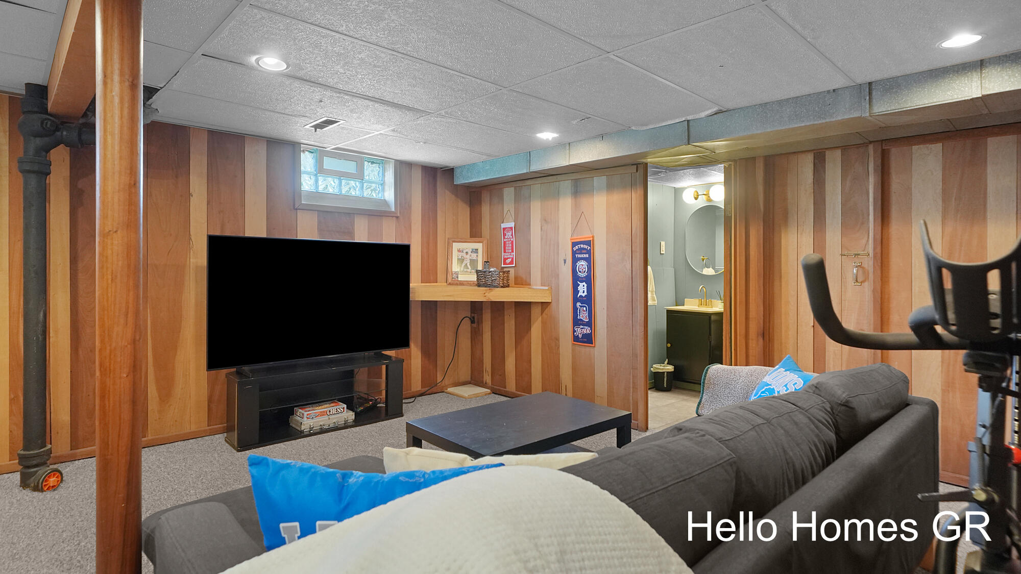130 Katherine Drive NE Grand Rapids MI 49505