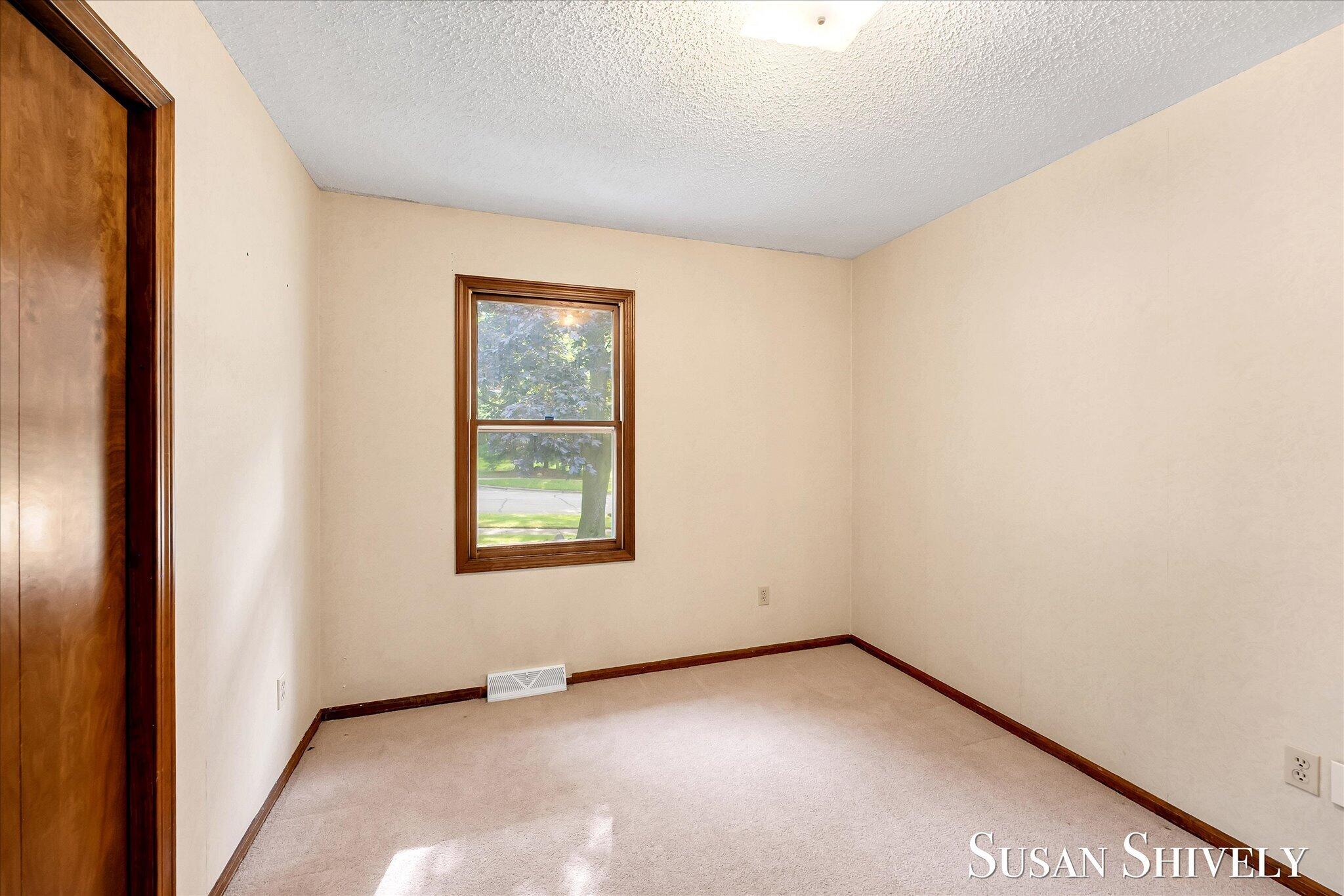 2659 Bryanwood Drive NW Grand Rapids MI 49544