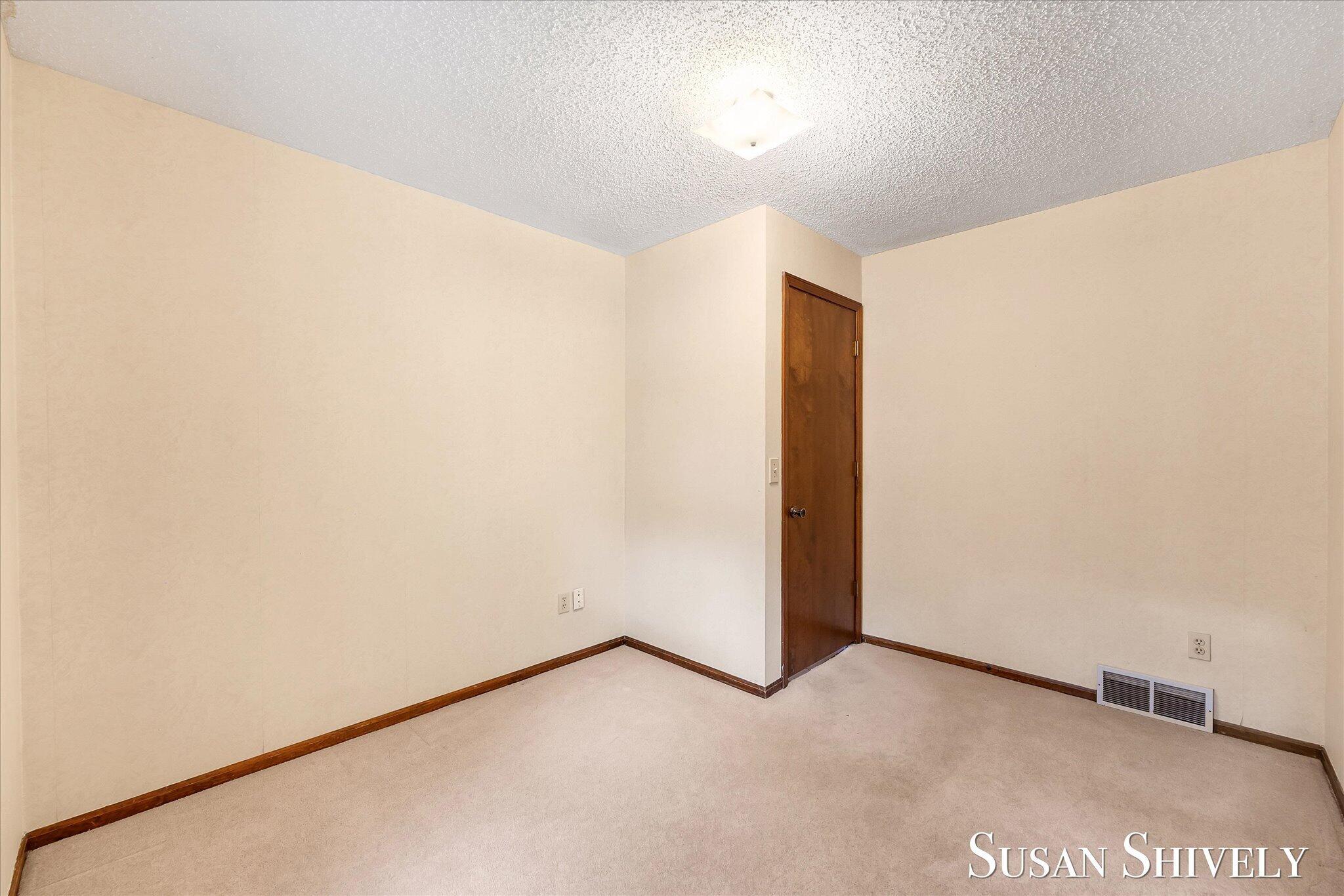 2659 Bryanwood Drive NW Grand Rapids MI 49544