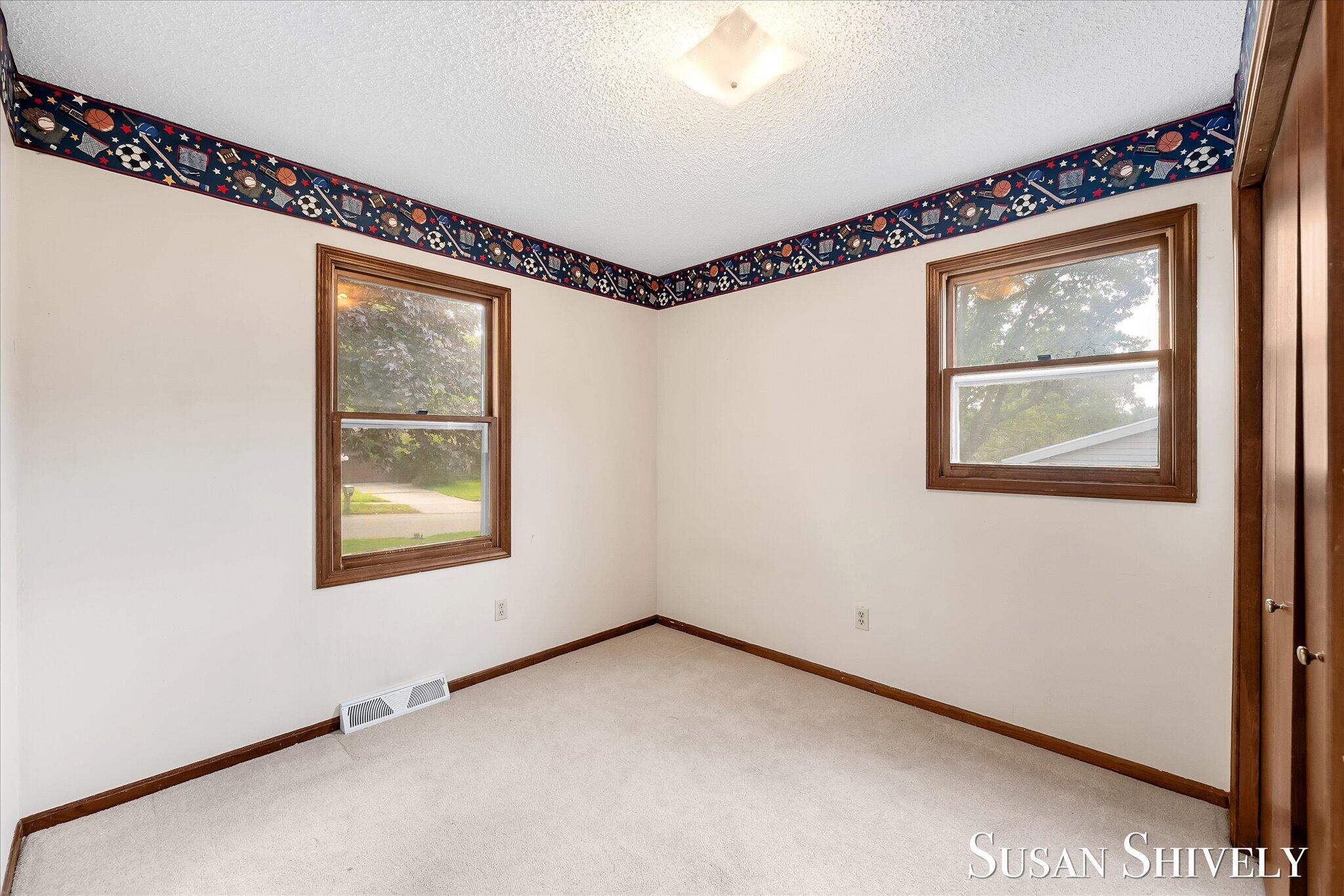 2659 Bryanwood Drive NW Grand Rapids MI 49544