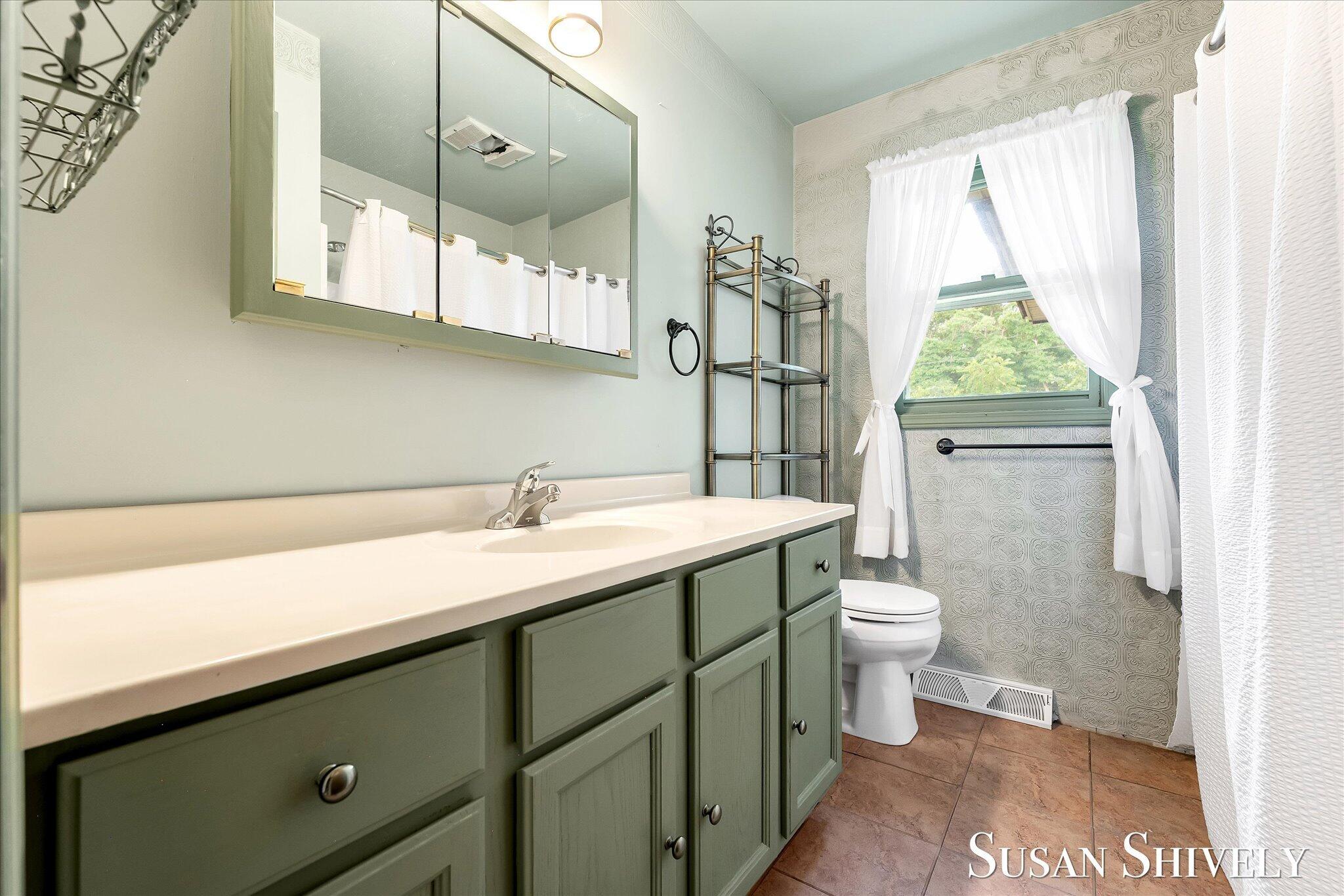 2659 Bryanwood Drive NW Grand Rapids MI 49544