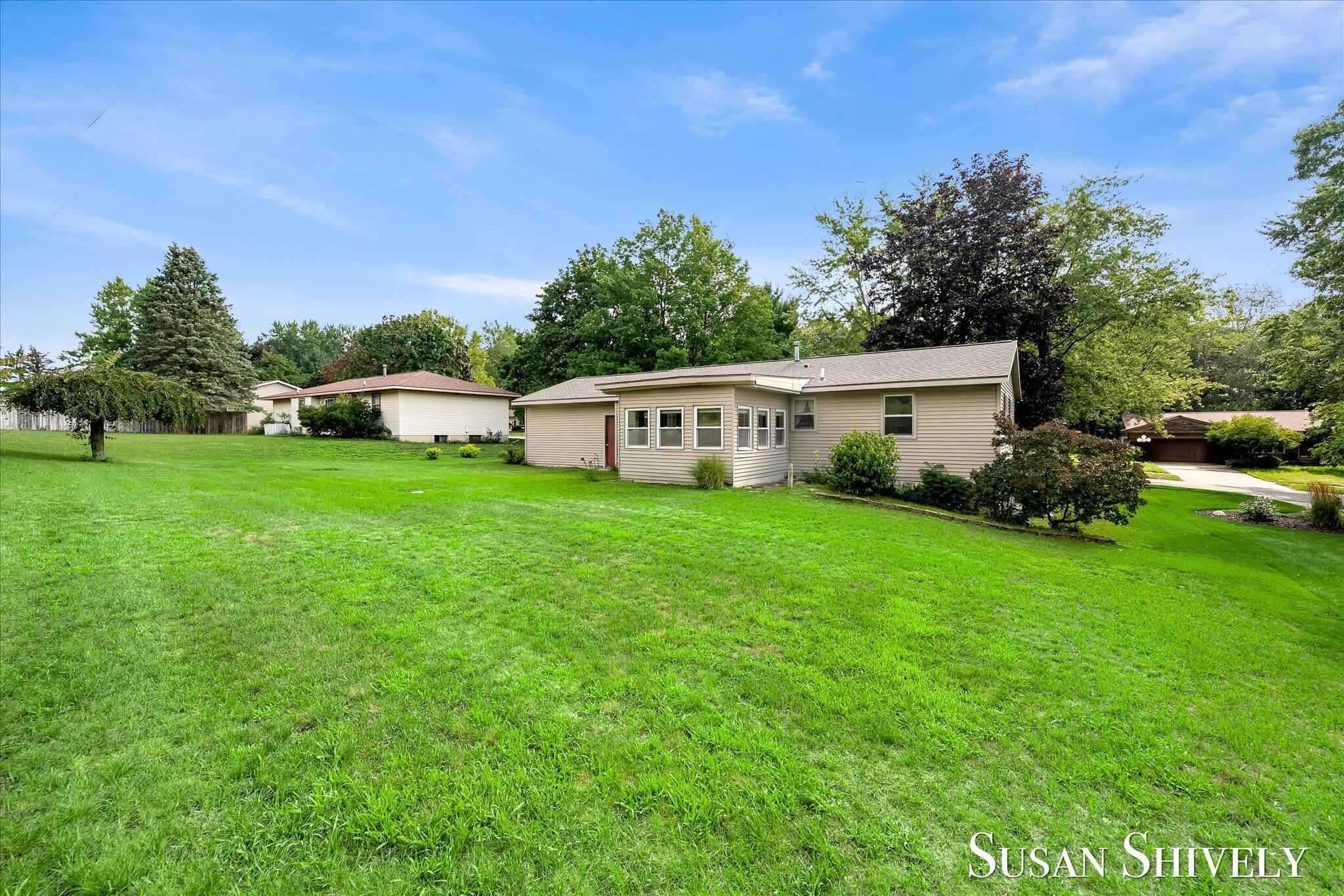 2659 Bryanwood Drive NW Grand Rapids MI 49544