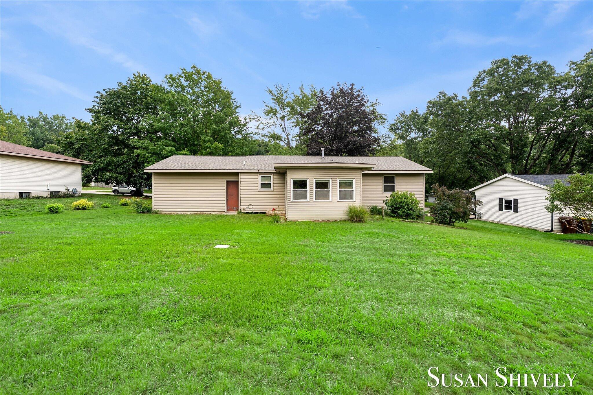 2659 Bryanwood Drive NW Grand Rapids MI 49544