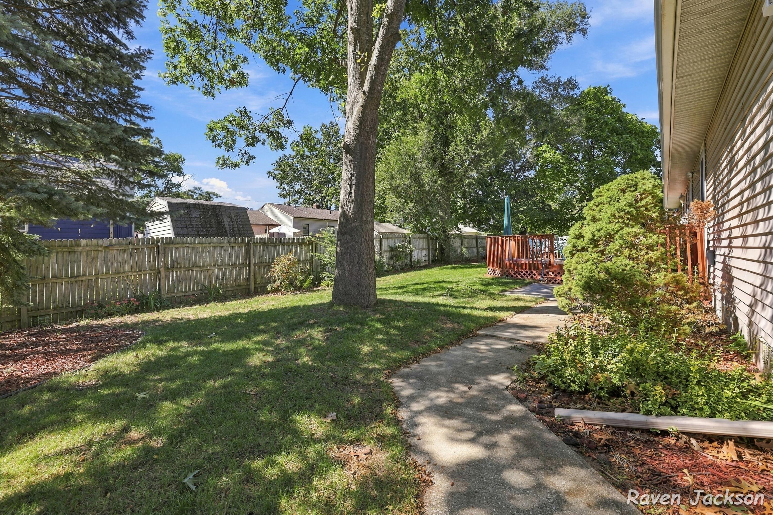 2487 Greenwood Street Muskegon MI 49441