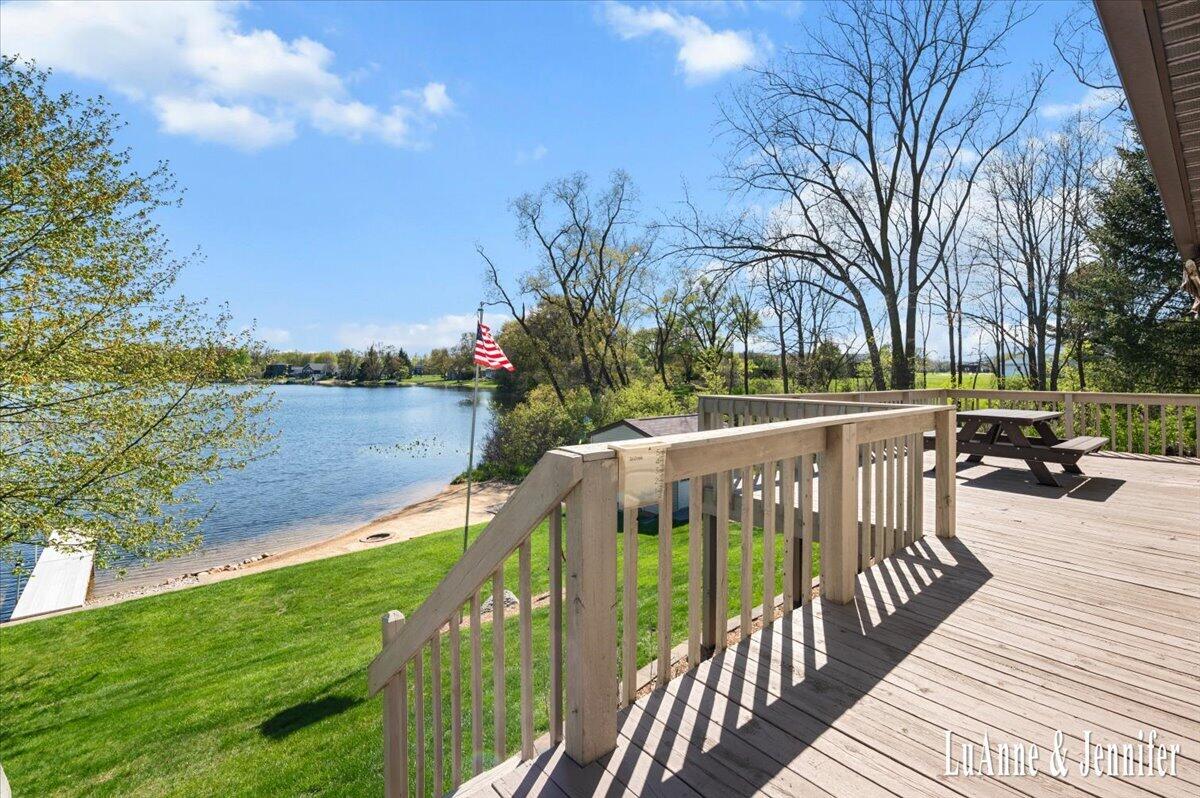 10260 Swem Street NE Rockford MI 49341