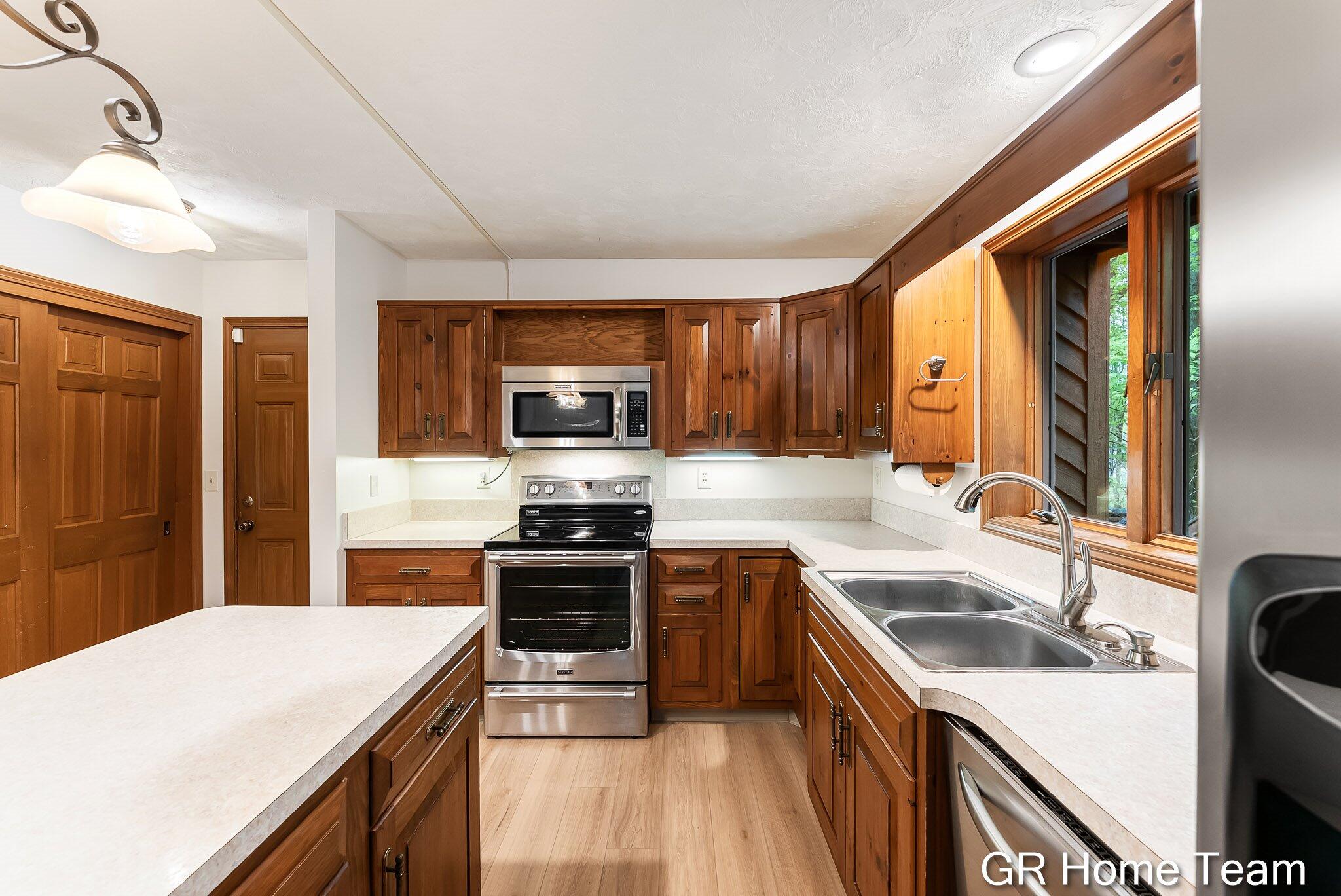 16296 Red Pine Court Holland MI 49424