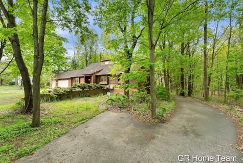 16296 Red Pine Court Holland MI 49424