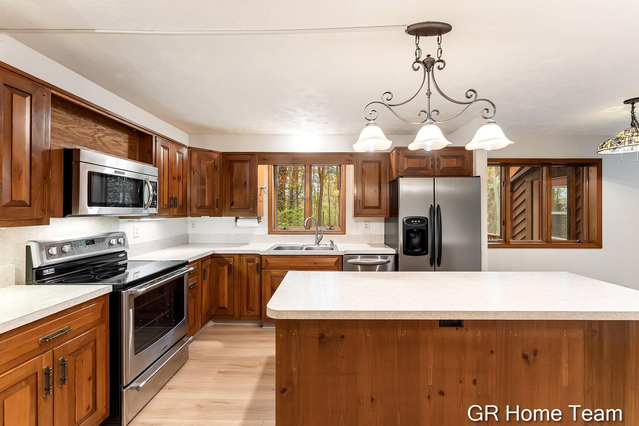 16296 Red Pine Court Holland MI 49424
