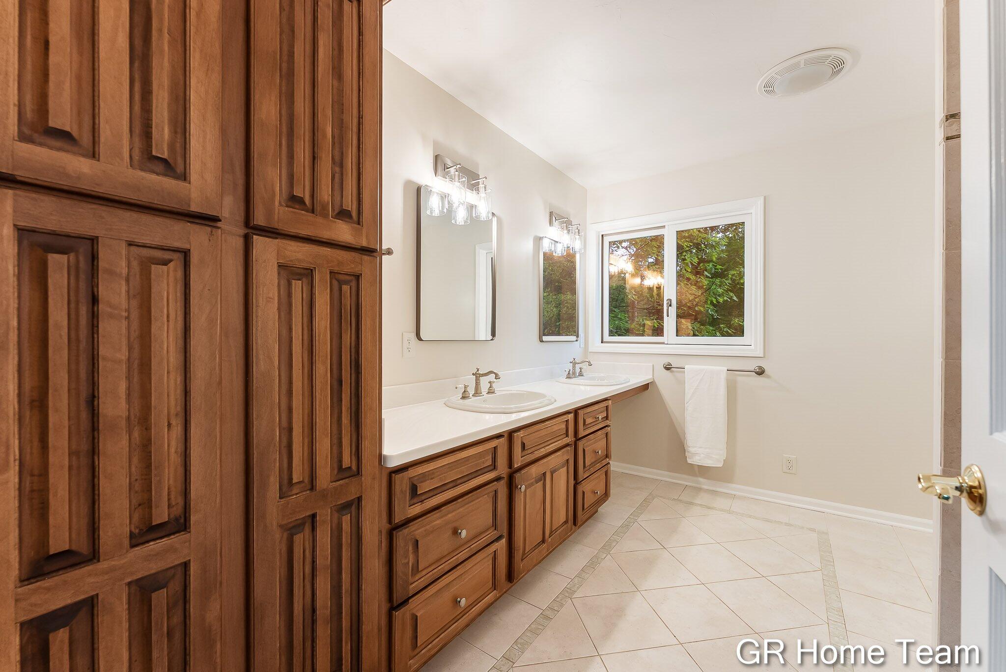 16296 Red Pine Court Holland MI 49424