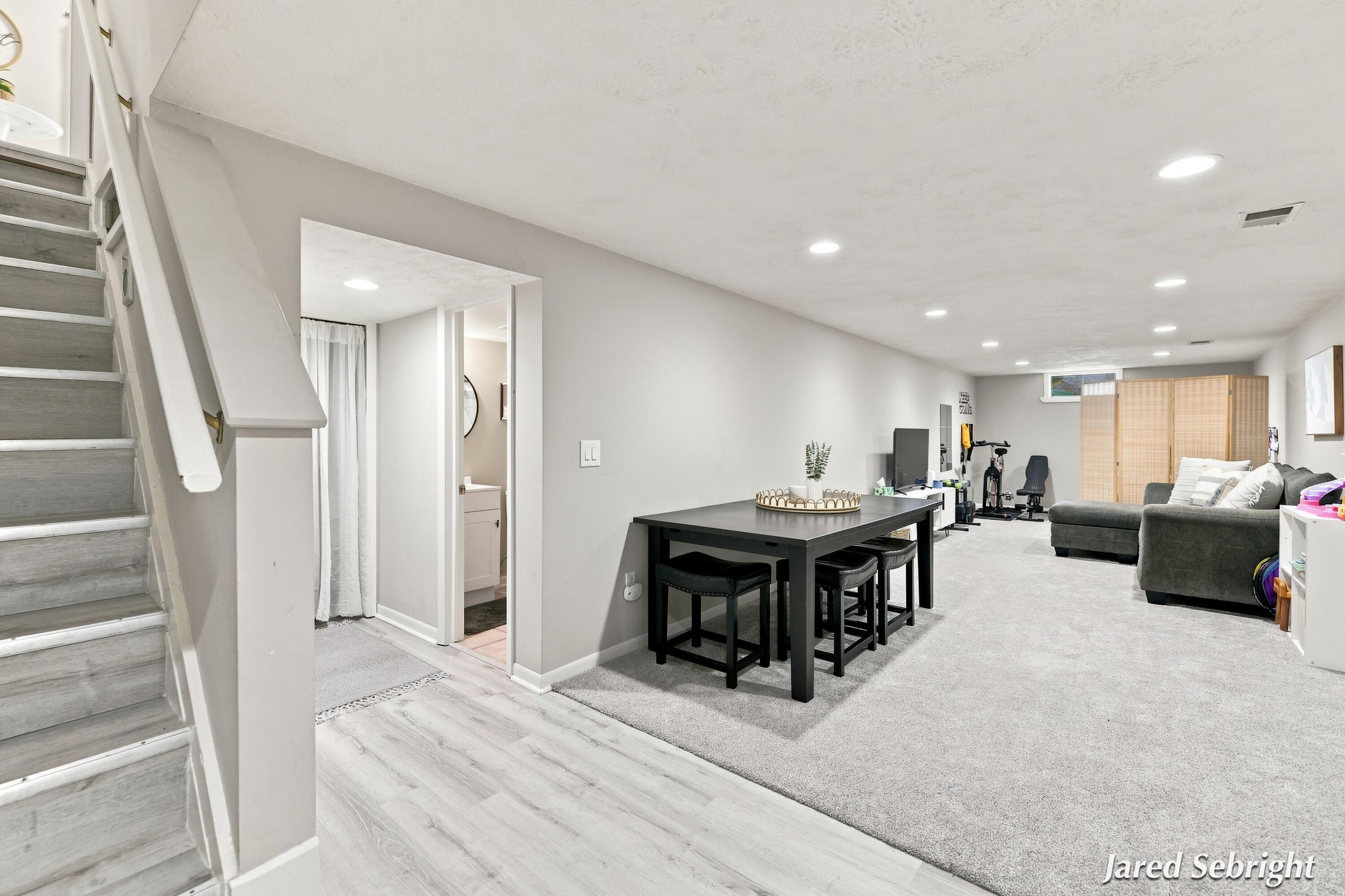 149 Loch Lomond Avenue NE Grand Rapids MI 49546