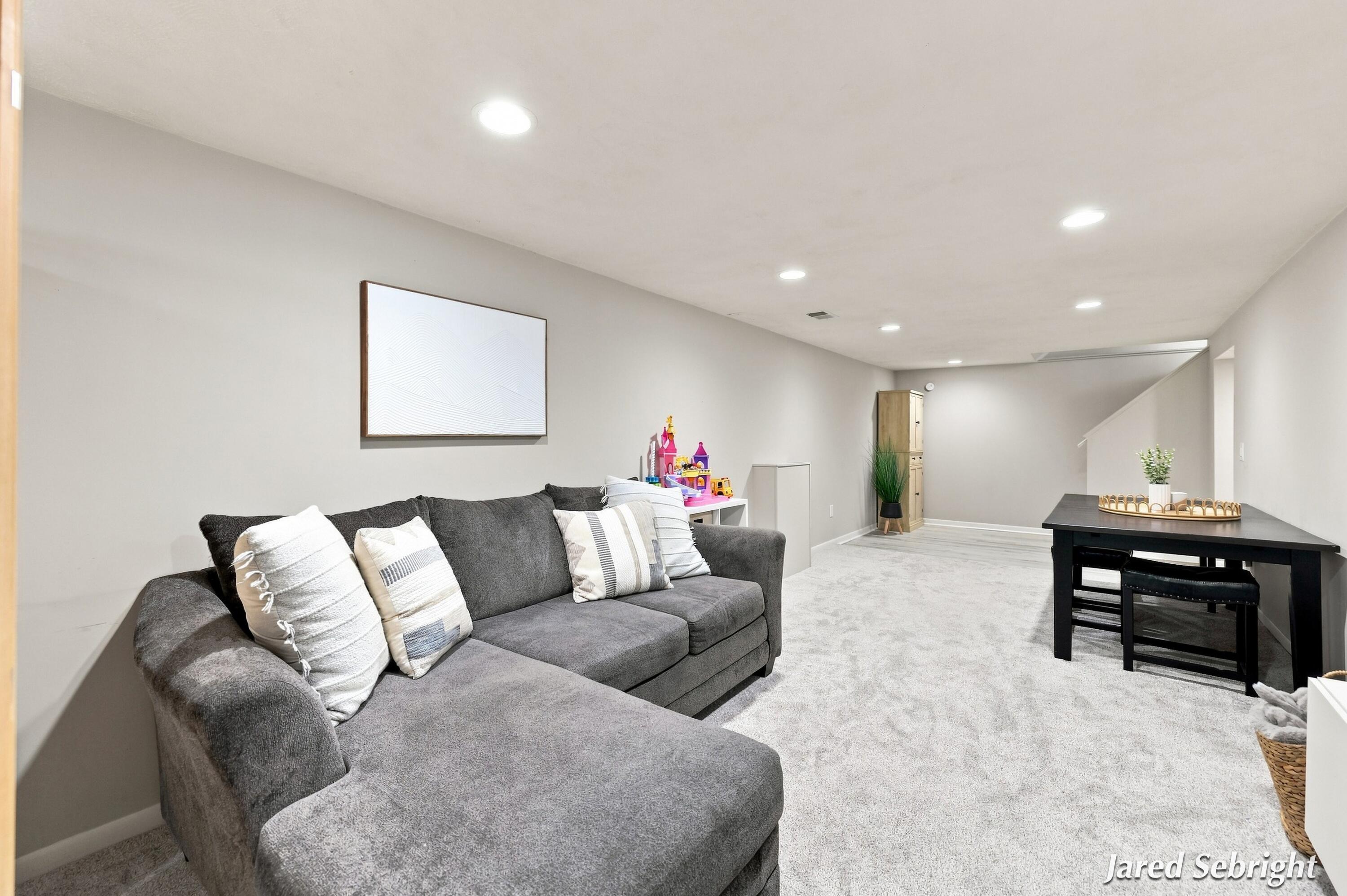 149 Loch Lomond Avenue NE Grand Rapids MI 49546