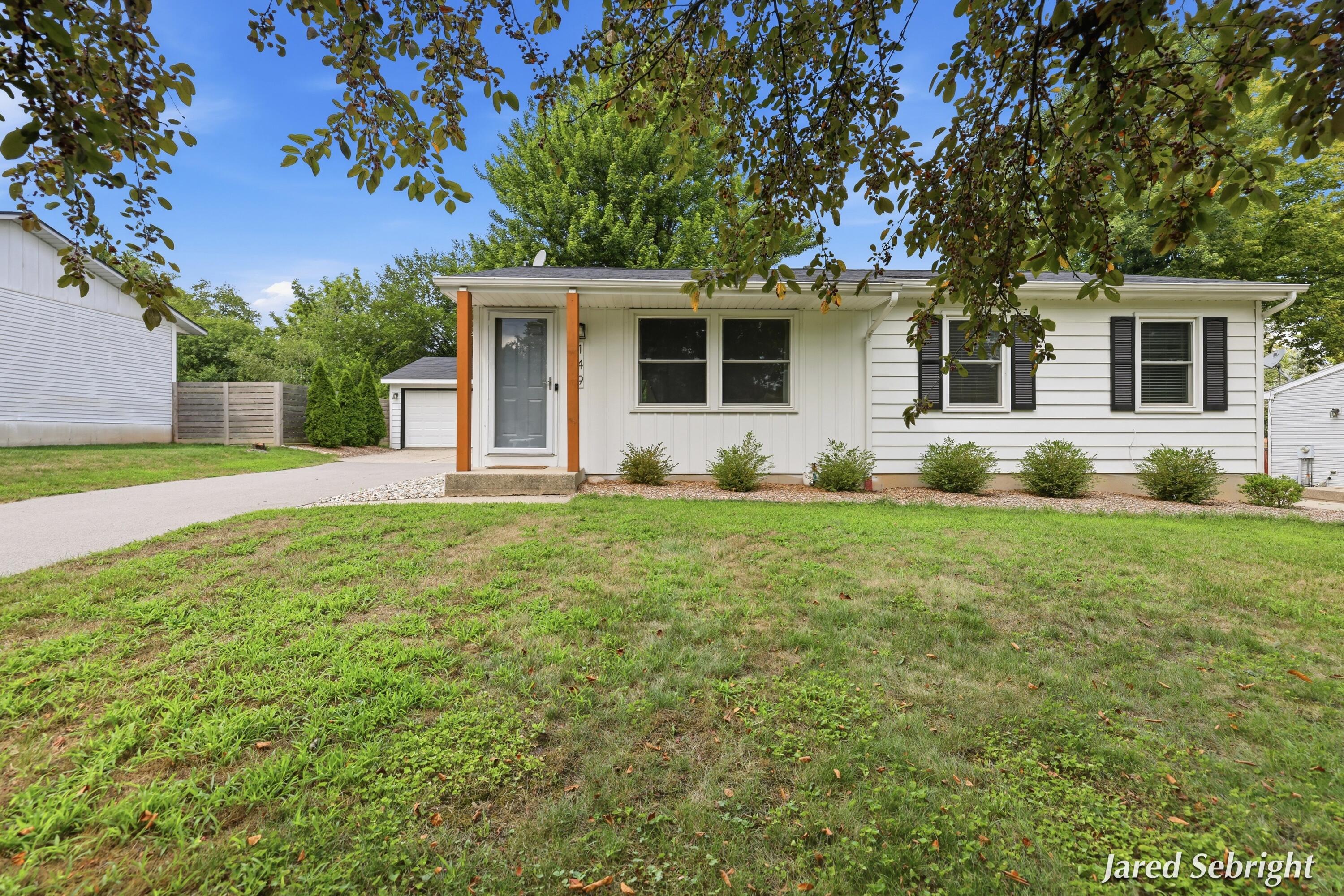 149 Loch Lomond Avenue NE Grand Rapids MI 49546