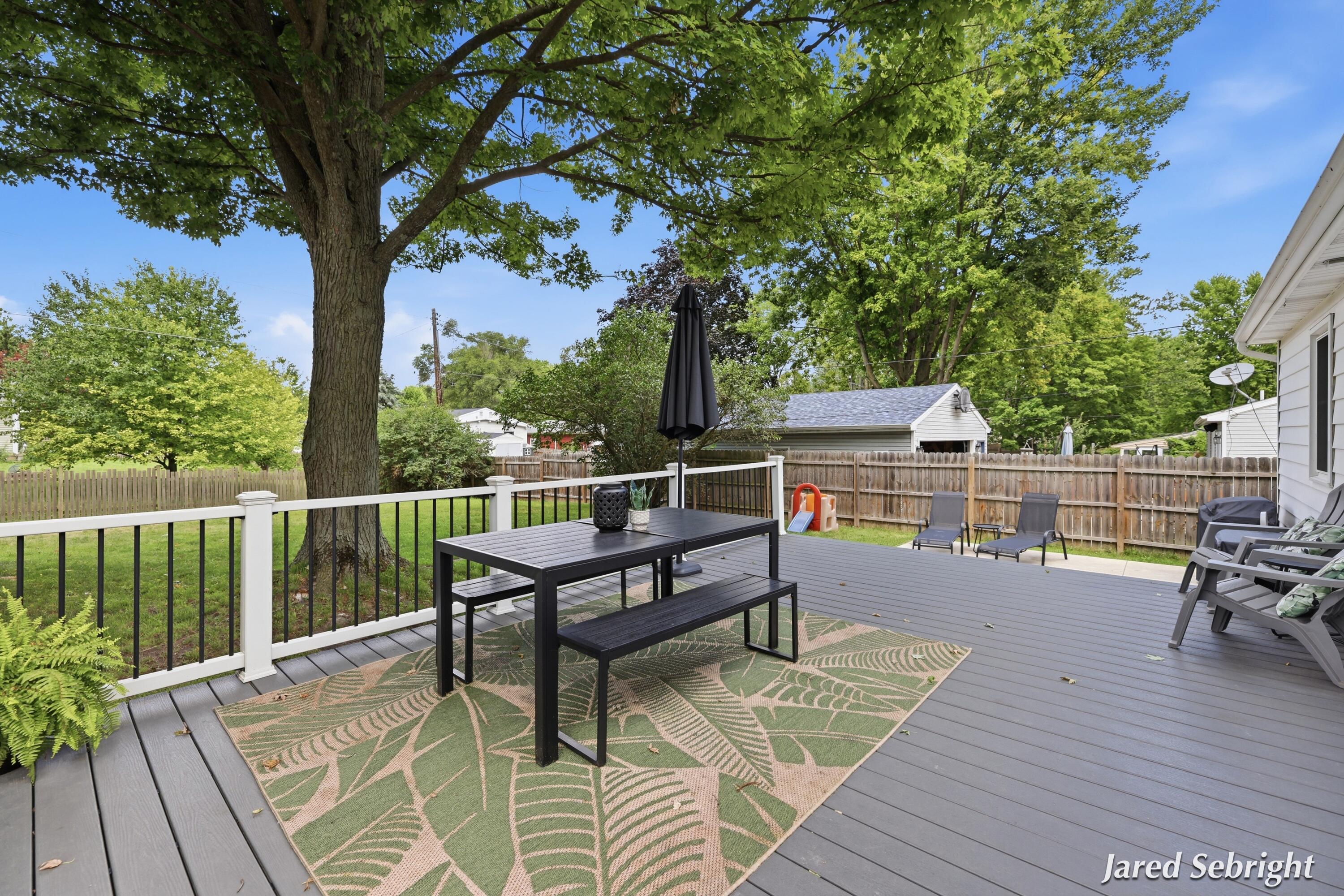 149 Loch Lomond Avenue NE Grand Rapids MI 49546