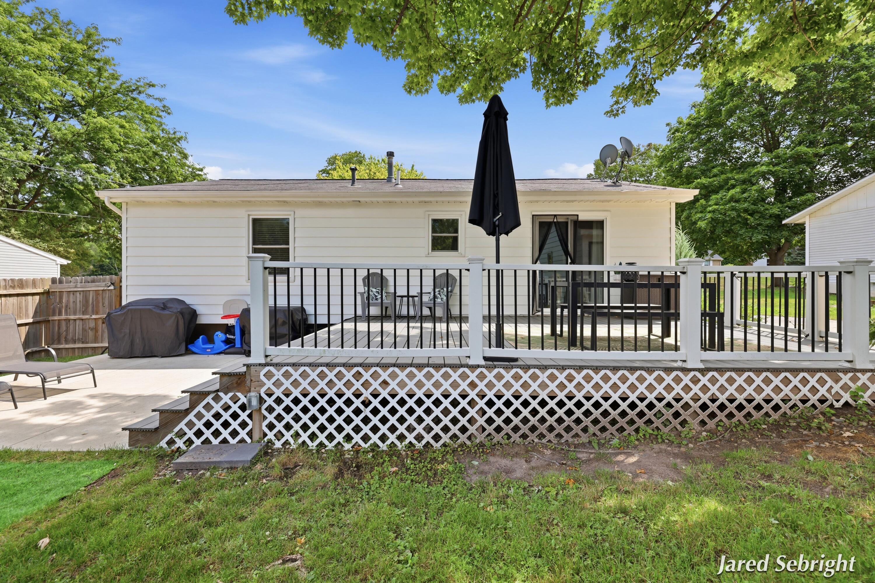 149 Loch Lomond Avenue NE Grand Rapids MI 49546