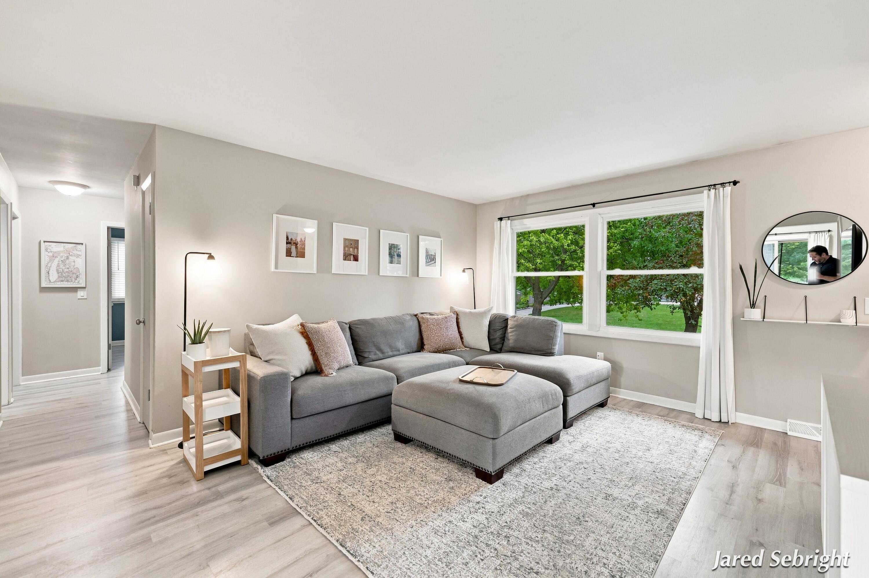149 Loch Lomond Avenue NE Grand Rapids MI 49546