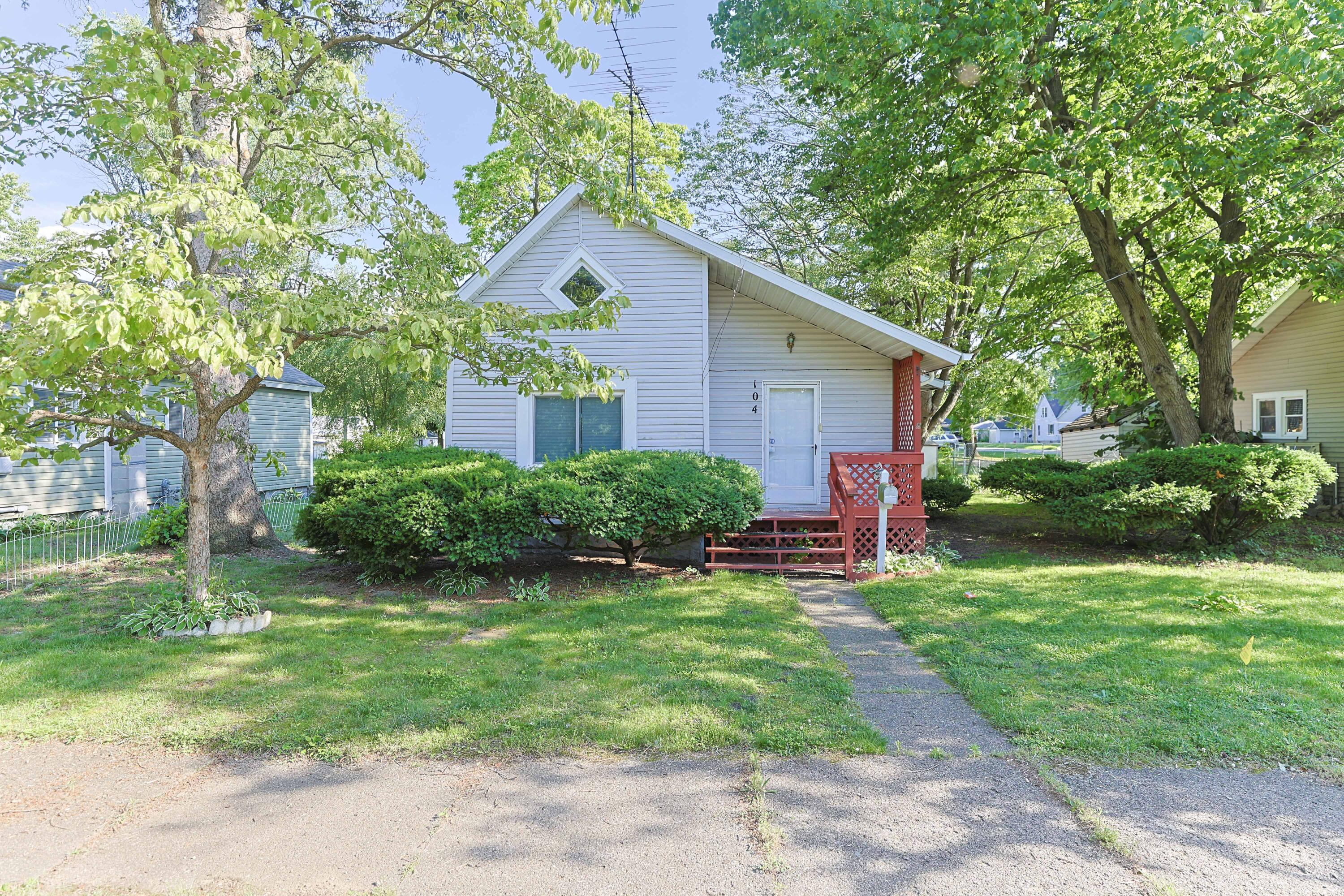 104 Clyborn Street Dowagiac MI 49047