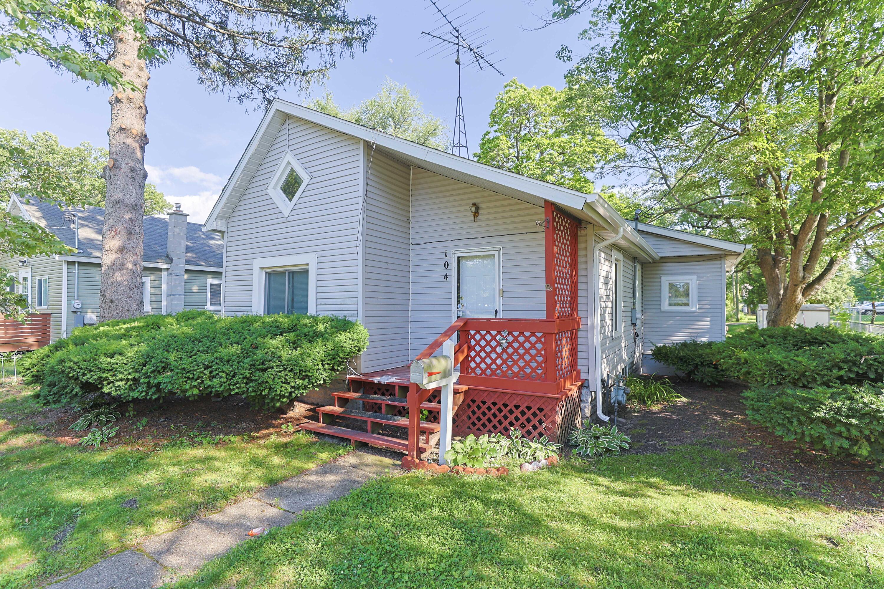 104 Clyborn Street Dowagiac MI 49047