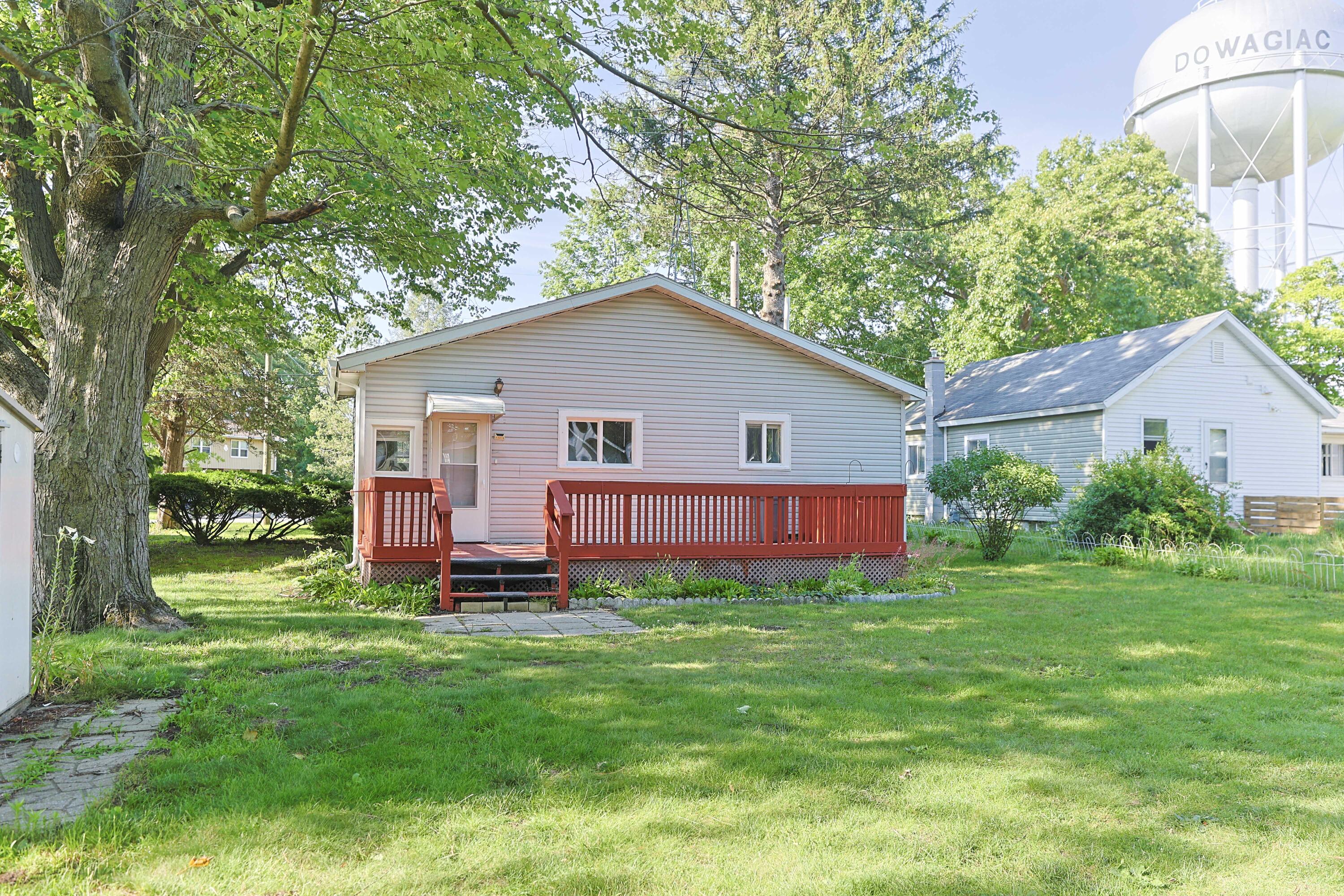 104 Clyborn Street Dowagiac MI 49047