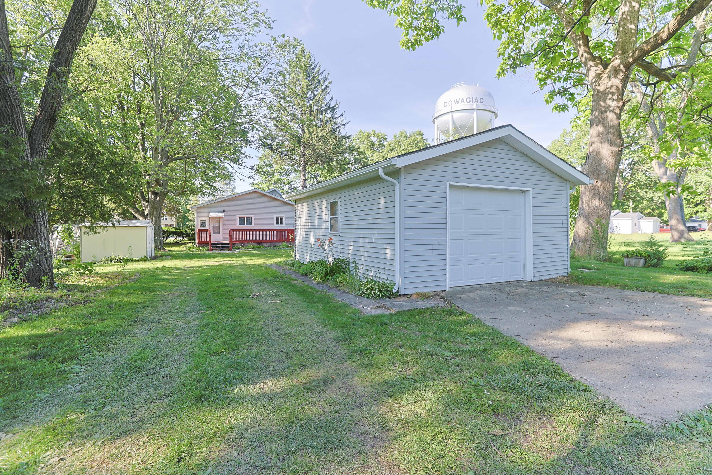 104 Clyborn Street Dowagiac MI 49047