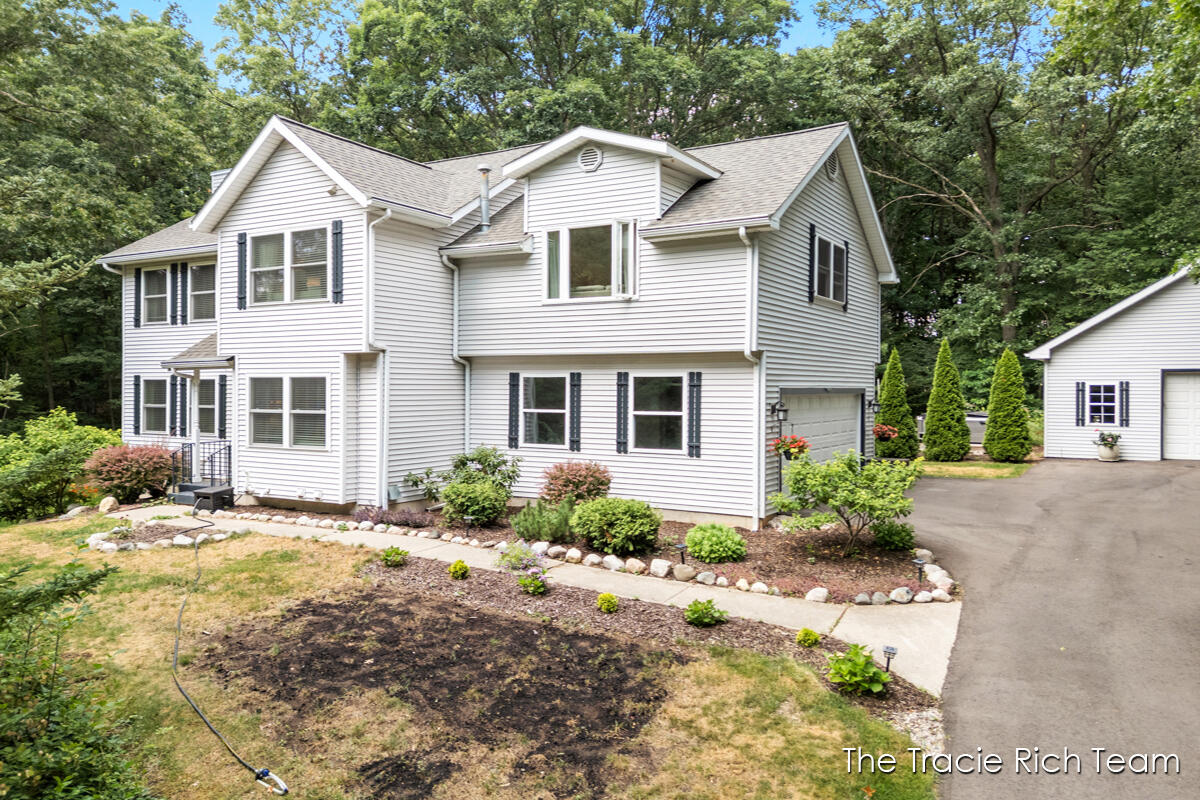 4669 Wood Valley Court NE Rockford MI 49341