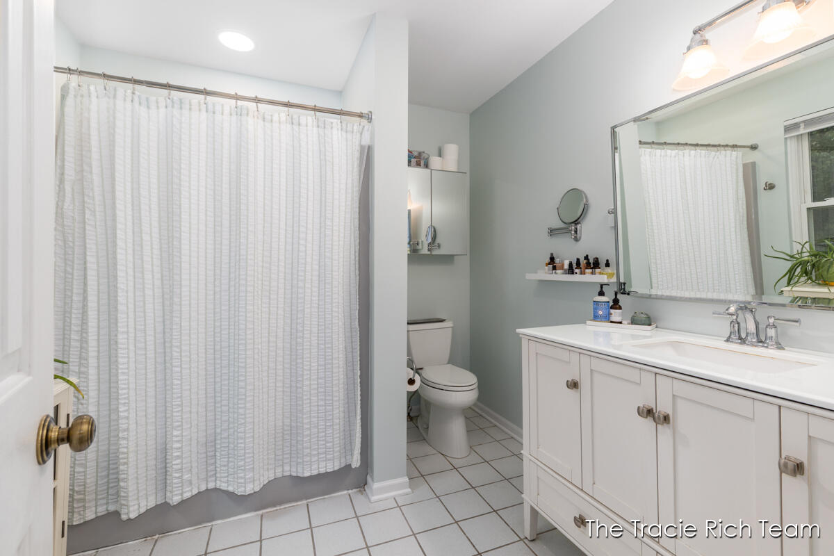 4669 Wood Valley Court NE Rockford MI 49341