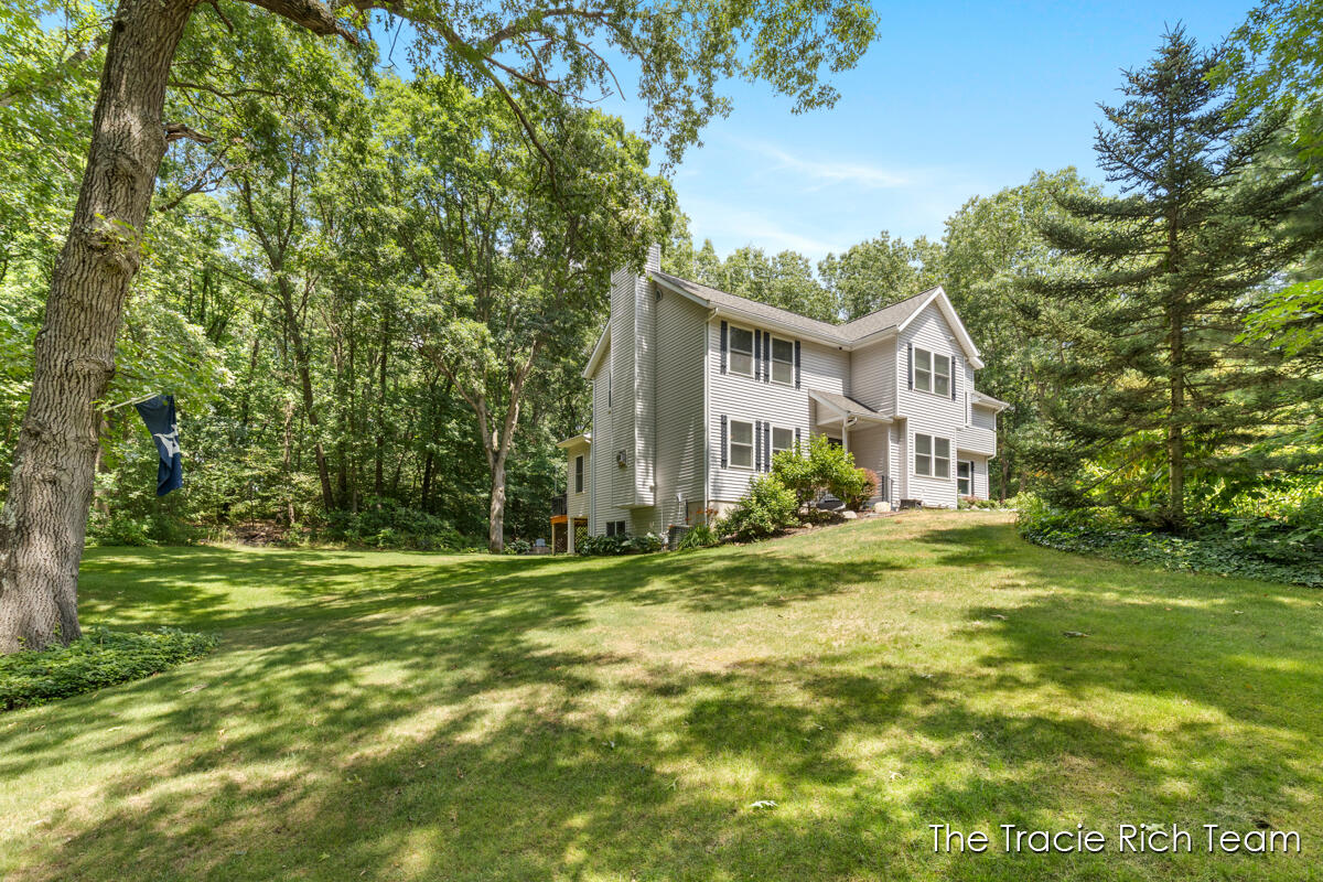 4669 Wood Valley Court NE Rockford MI 49341