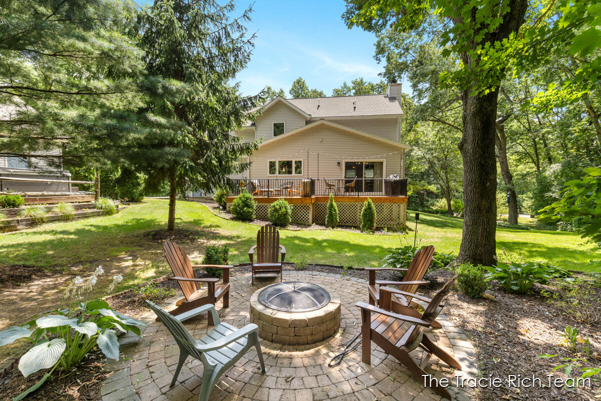 4669 Wood Valley Court NE Rockford MI 49341