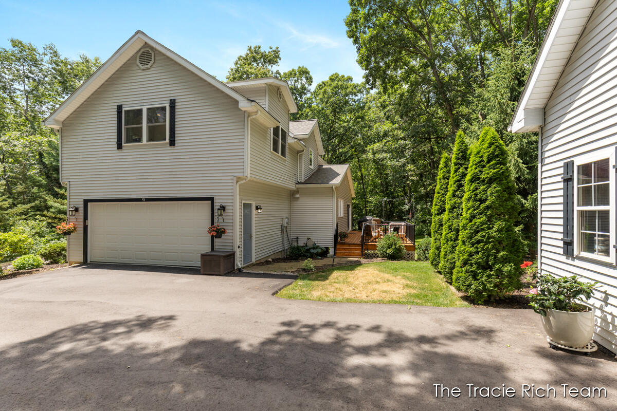 4669 Wood Valley Court NE Rockford MI 49341