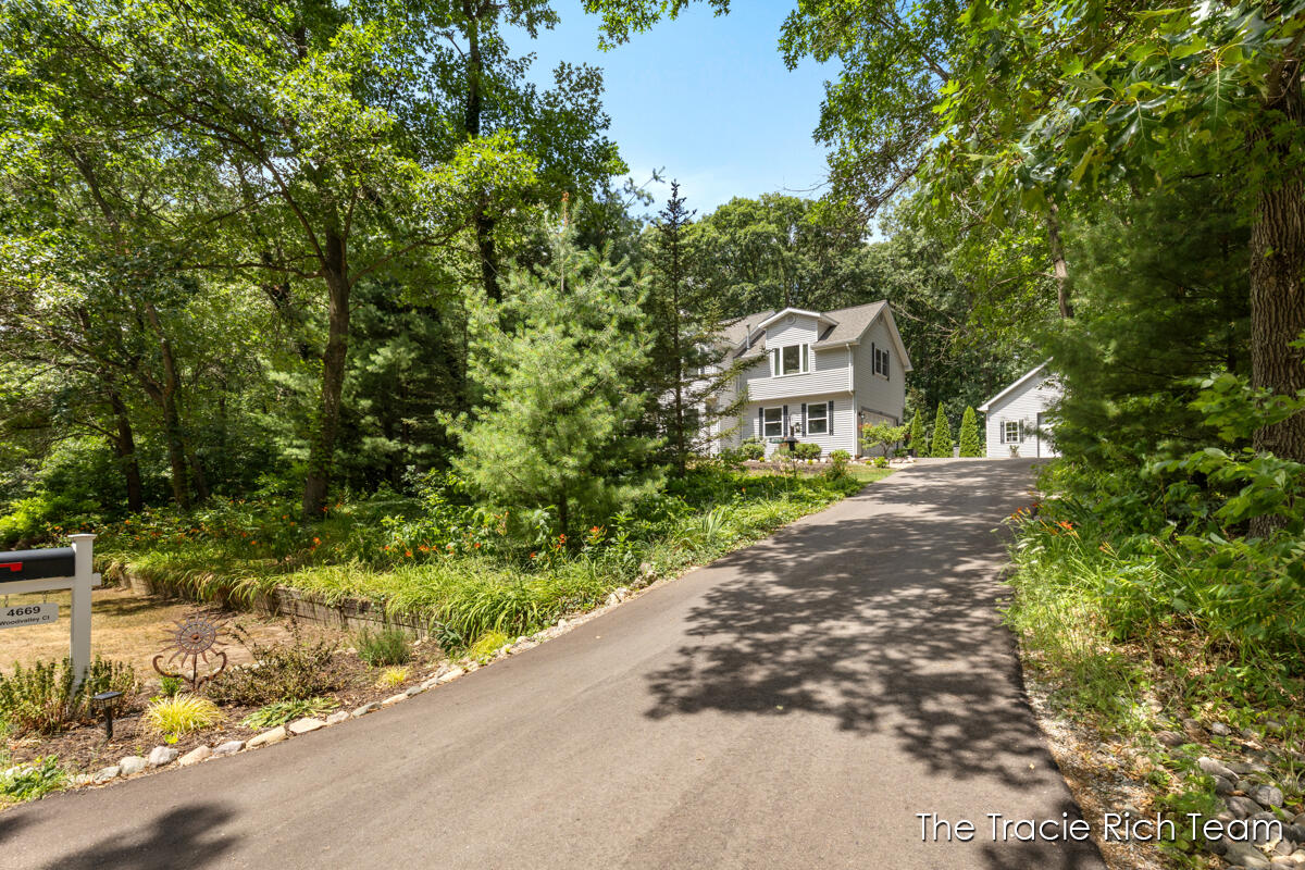 4669 Wood Valley Court NE Rockford MI 49341