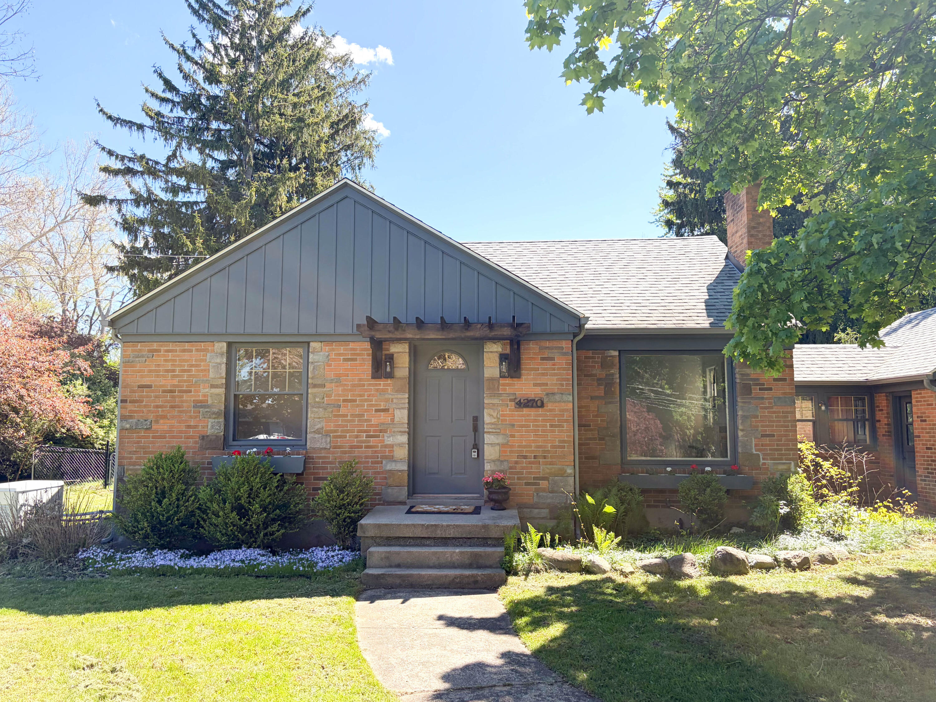 4270 Hunsberger Avenue NE Grand Rapids MI 49525