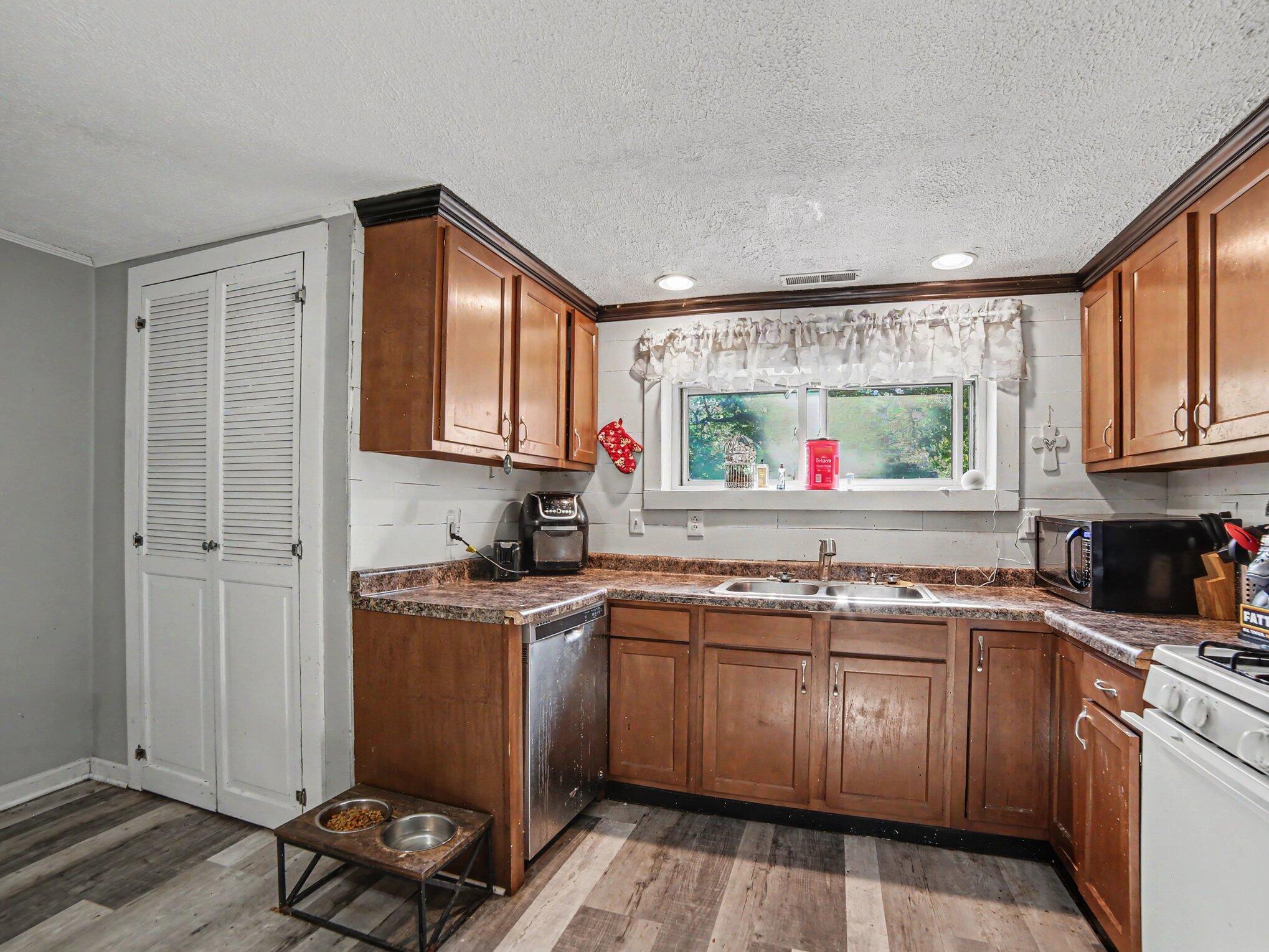 62 S Stewart Street Muskegon MI 49442
