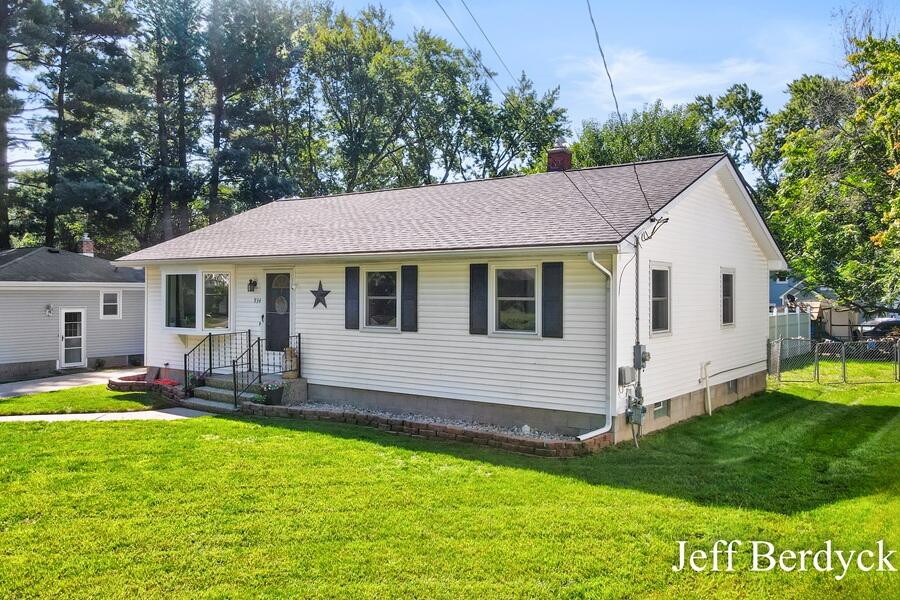 934 Harding Street NW Grand Rapids MI 49544