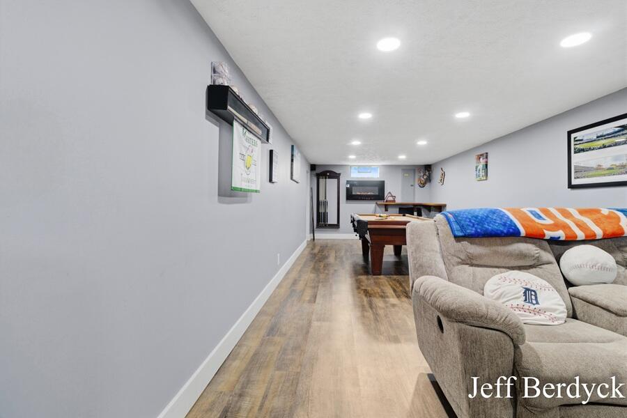 934 Harding Street NW Grand Rapids MI 49544