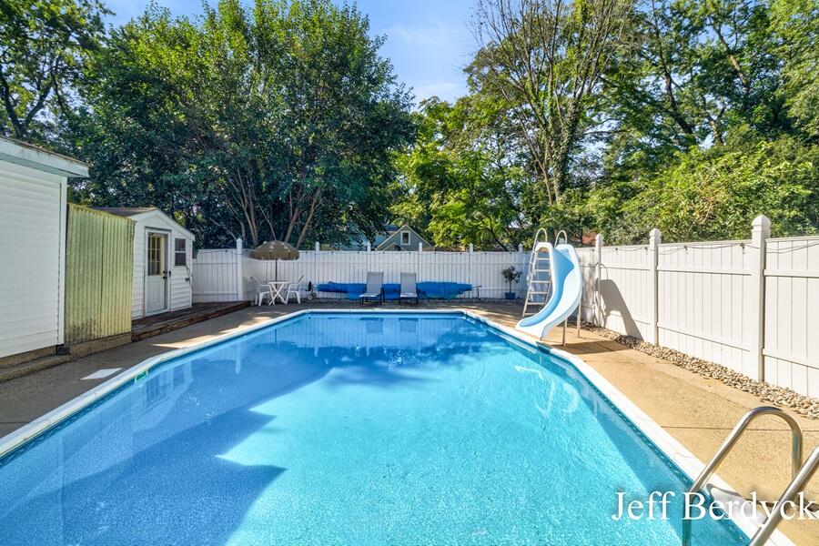 934 Harding Street NW Grand Rapids MI 49544
