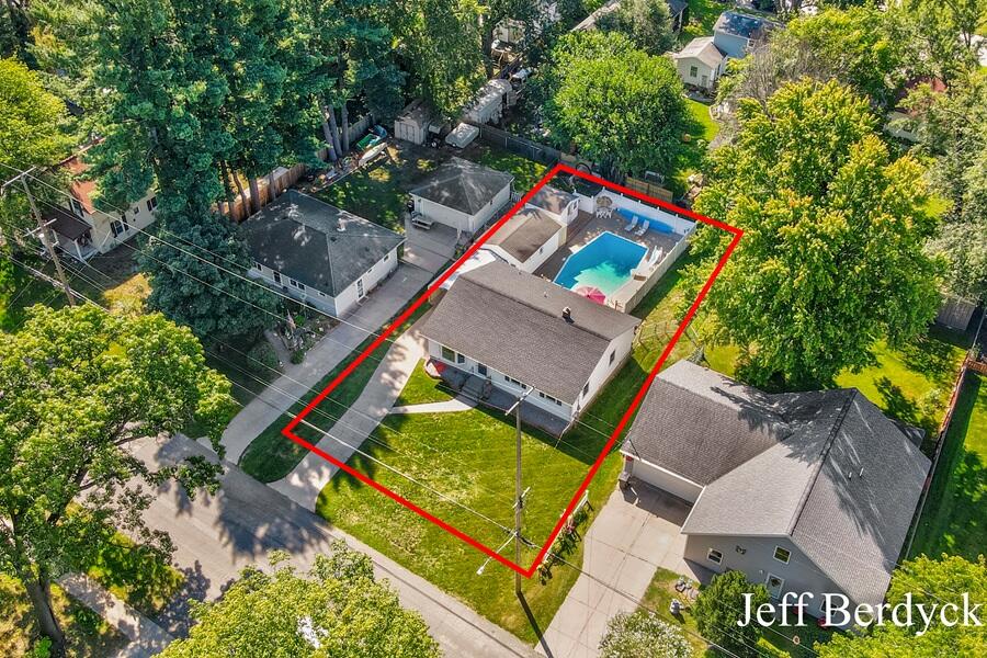 934 Harding Street NW Grand Rapids MI 49544