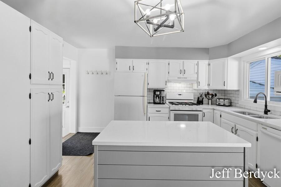 934 Harding Street NW Grand Rapids MI 49544