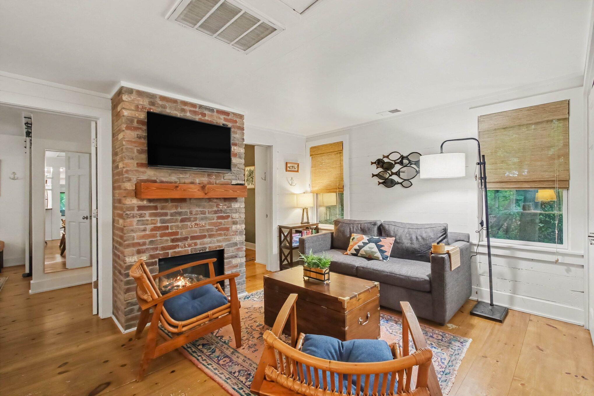 963 Allegan Street Saugatuck MI 49453