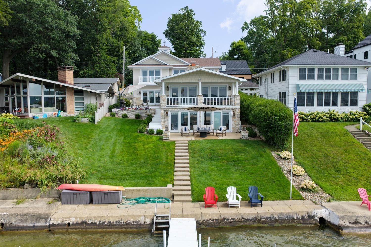 21953 Howell Drive Cassopolis MI 49031