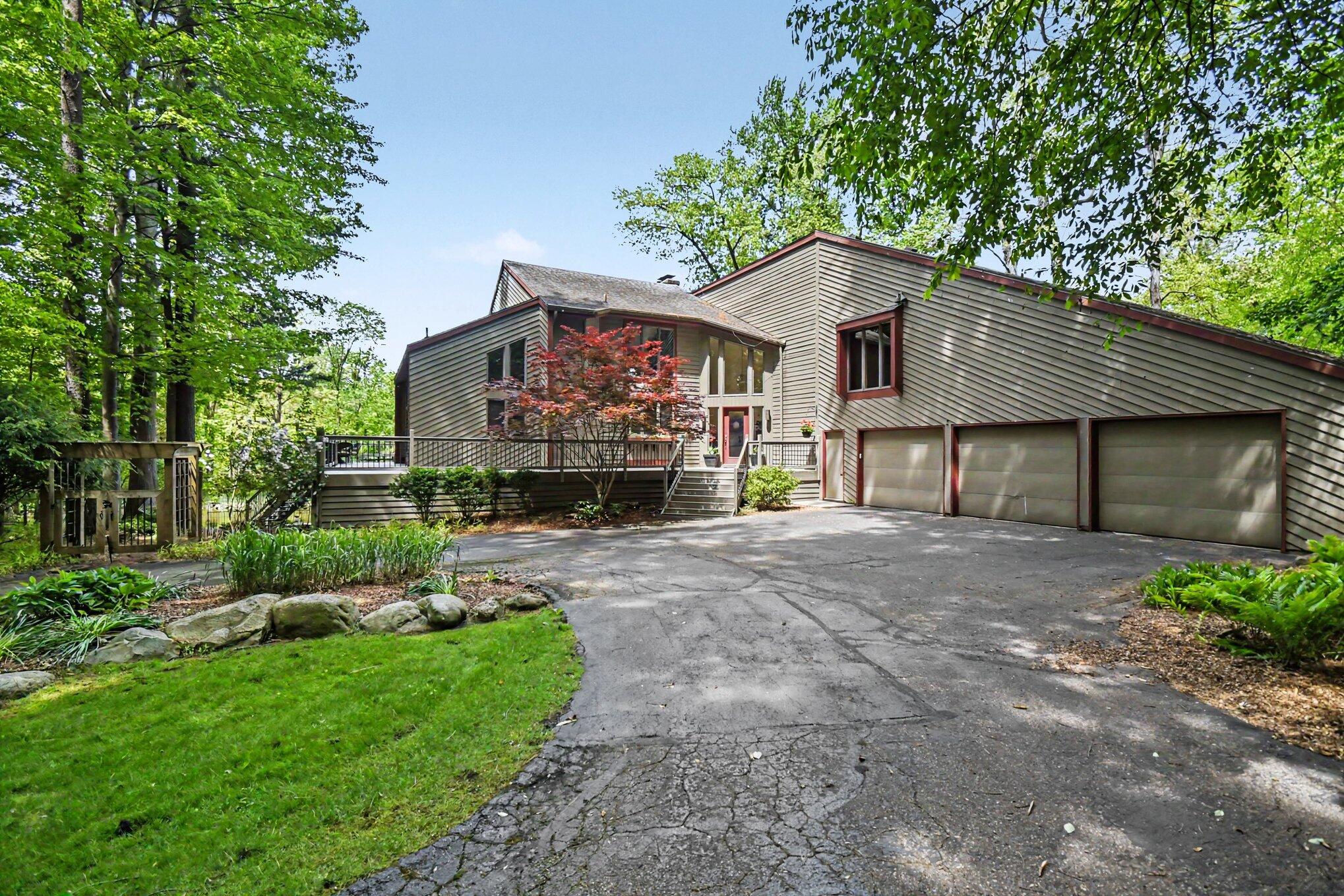 1843 Timber Trail Drive SE Ada MI 49301