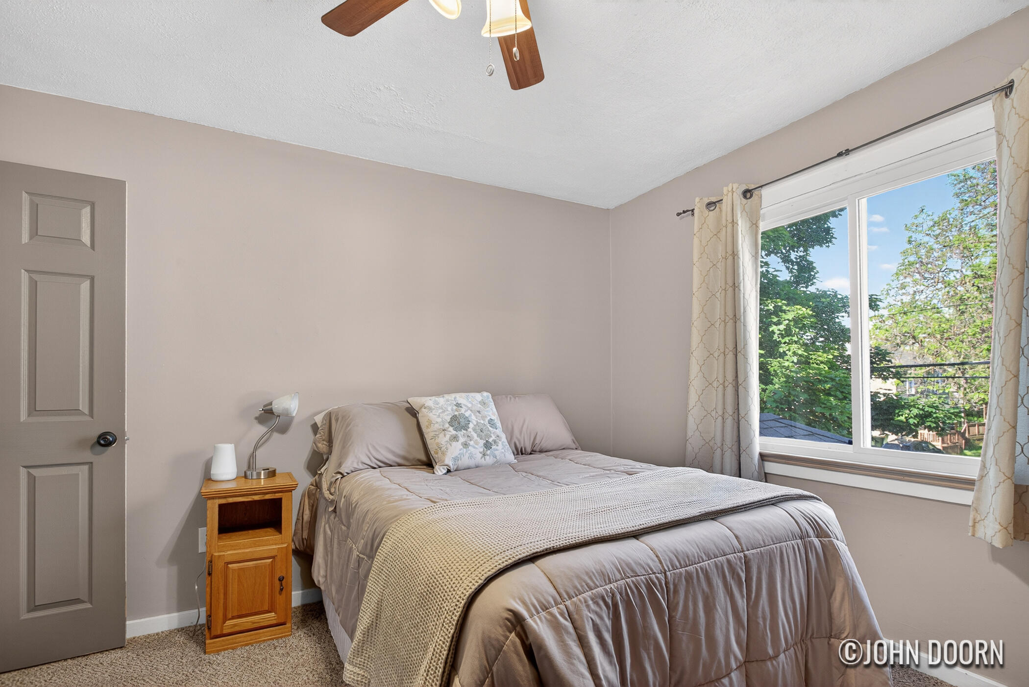 852 Diamond Avenue NE Grand Rapids MI 49503