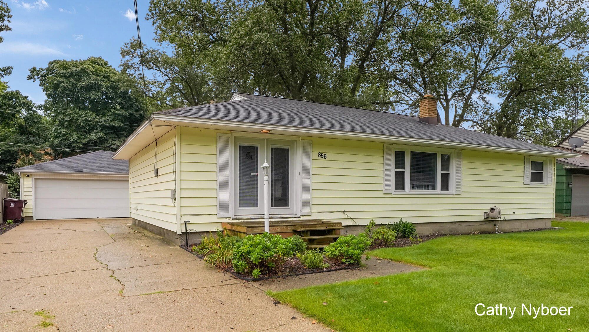 656 West Street Muskegon MI 49442